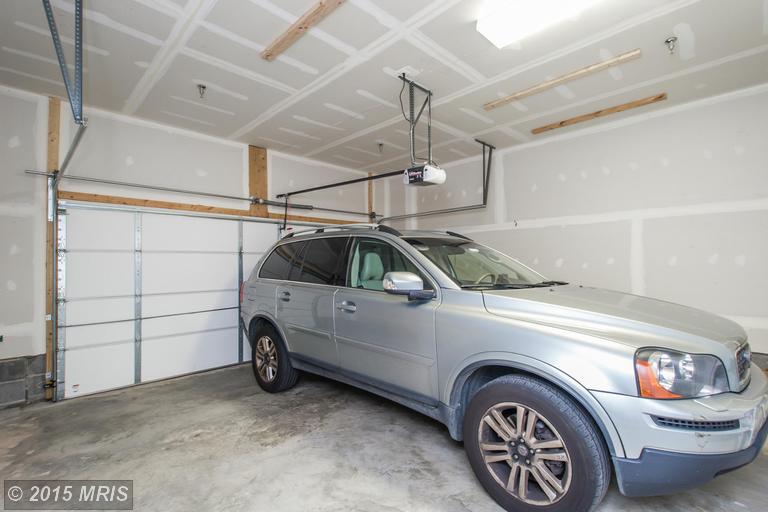 BA8726286 - 2 Car Garage